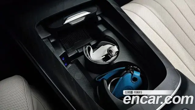 Mercedes-Benz E-Class 2025 — Фото 14/20