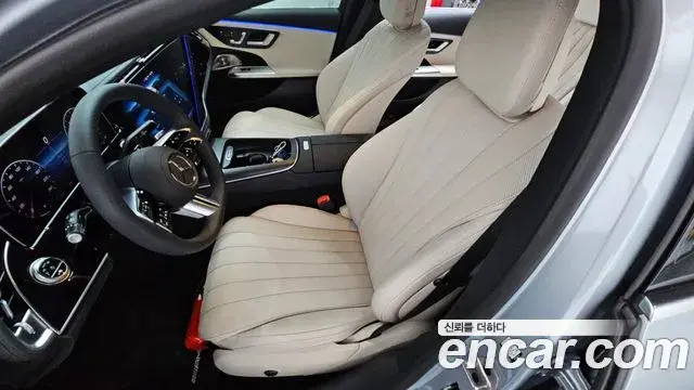 Mercedes-Benz E-Class 2025 — Фото 18/20