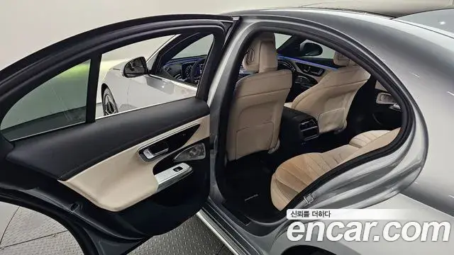 Mercedes-Benz E-Class 2025 — Фото 19/20