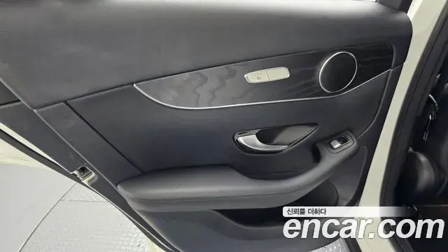 Mercedes-Benz GLC-Class 2019 — Şəkil 1/33