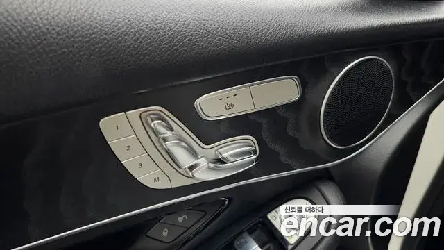 Mercedes-Benz GLC-Class 2019 — Şəkil 4/33