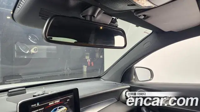 Mercedes-Benz GLC-Class 2019 — Şəkil 8/33