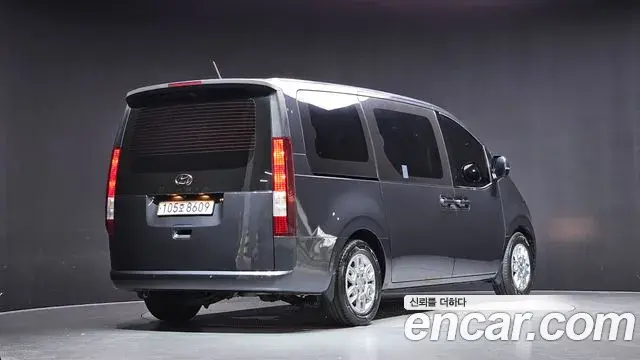 Hyundai Staria 2022 — ფოტო 13/20