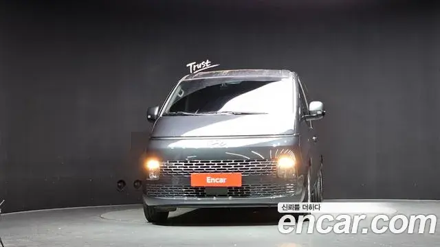 Hyundai Staria 2022 — ფოტო 17/20