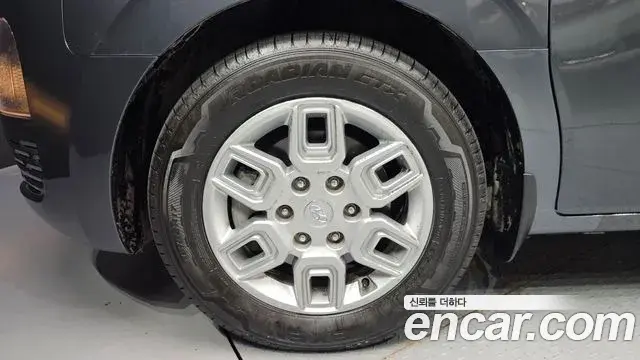 Hyundai Staria 2022 — ფოტო 4/20