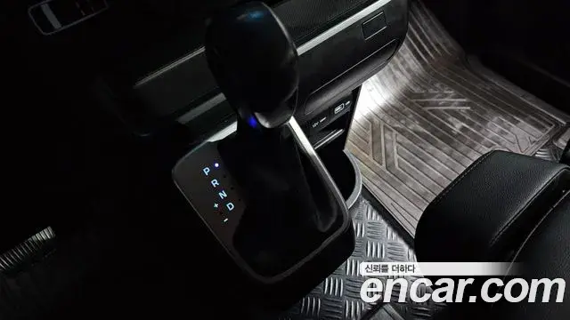 Hyundai Staria 2022 — ფოტო 6/20