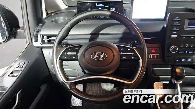 Hyundai Staria 2022 — ფოტო 10/20