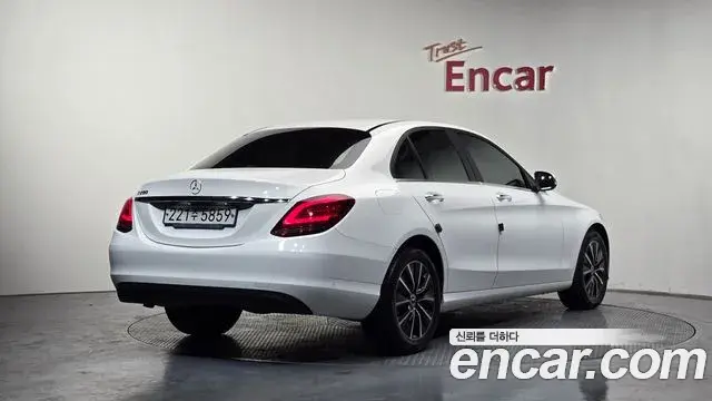 Mercedes-Benz C-Class 2019 — Фото 1/20