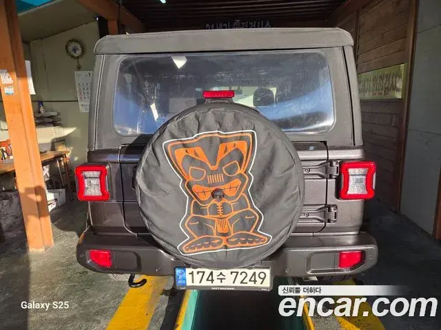 Jeep Wrangler 2021 — Şəkil 9/17