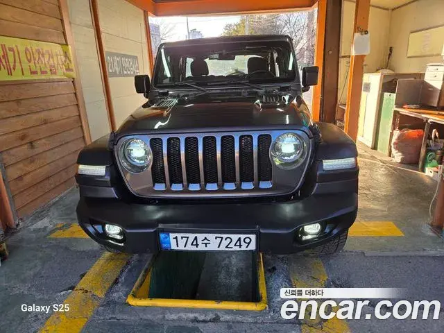 Jeep Wrangler 2021 — Şəkil 17/17
