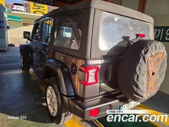 Jeep Wrangler 2021 — Şəkil 13/17