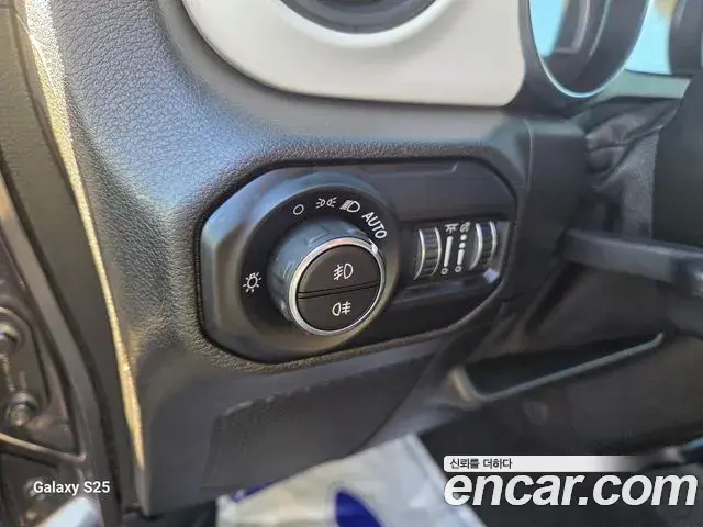 Jeep Wrangler 2021 — Şəkil 3/17