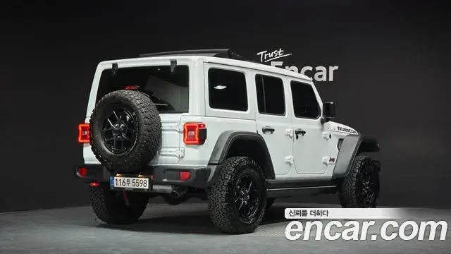 Jeep Wrangler 2025 — Photo 8/35