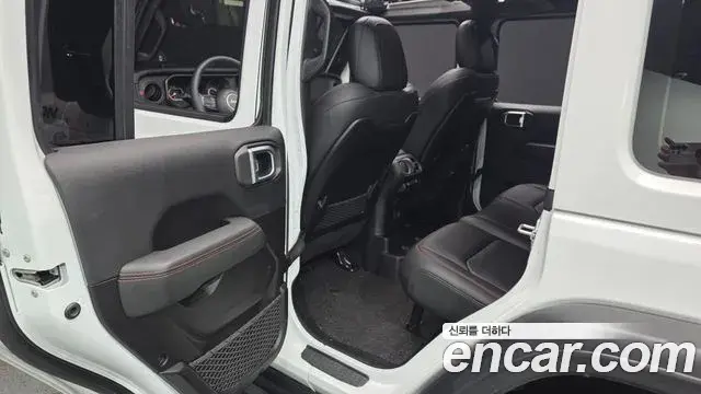 Jeep Wrangler 2025 — Photo 28/35