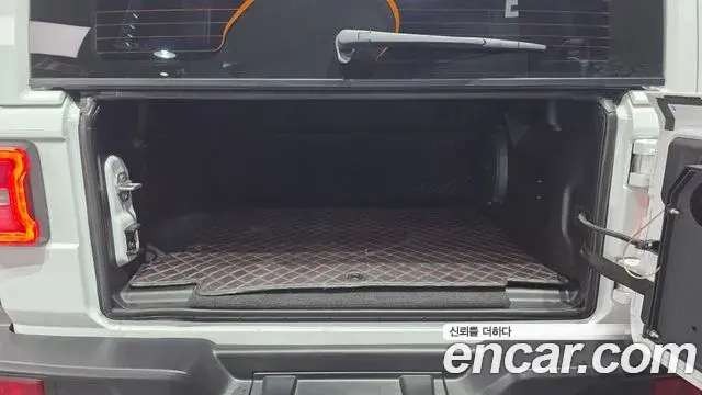 Jeep Wrangler 2025 — Photo 23/35