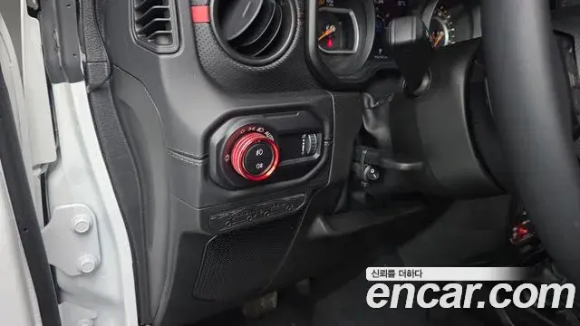 Jeep Wrangler 2025 — Photo 10/35