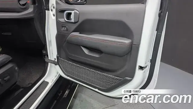 Jeep Wrangler 2025 — Photo 1/35