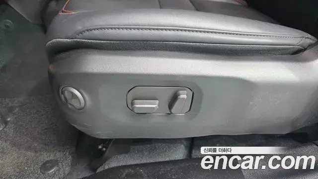 Jeep Wrangler 2025 — Photo 31/35