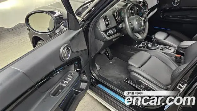Mini Cooper Countryman 2023 — Photo 10/20