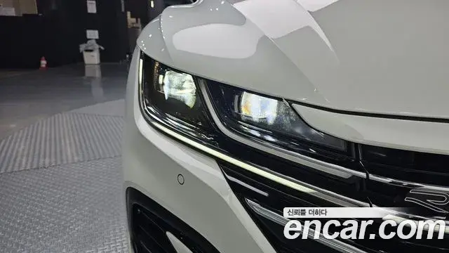 Volkswagen Arteon 2022 — Photo 17/33