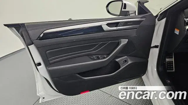Volkswagen Arteon 2022 — Photo 2/33