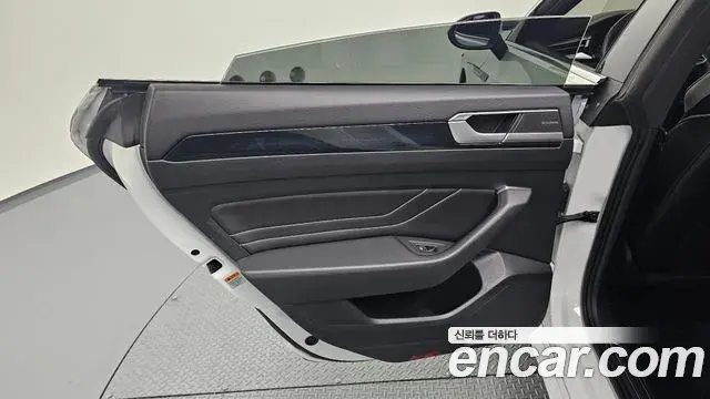 Volkswagen Arteon 2022 — Photo 28/33