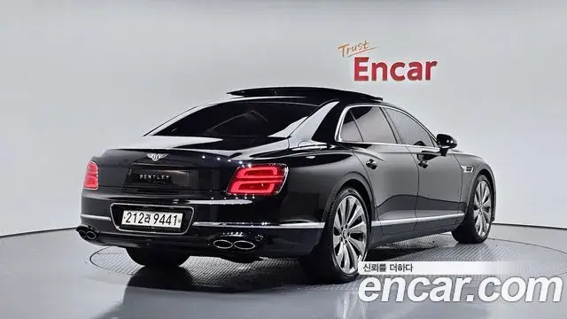Bentley Flying Spur 2022 — Photo 33/39