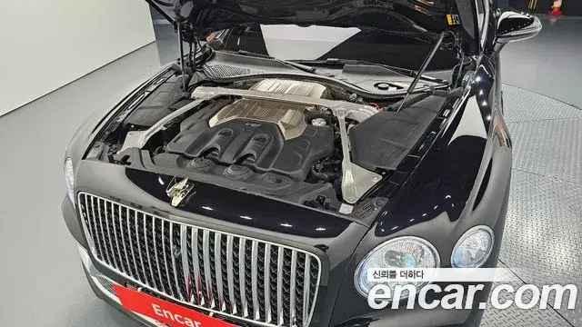Bentley Flying Spur 2022 — Photo 9/39