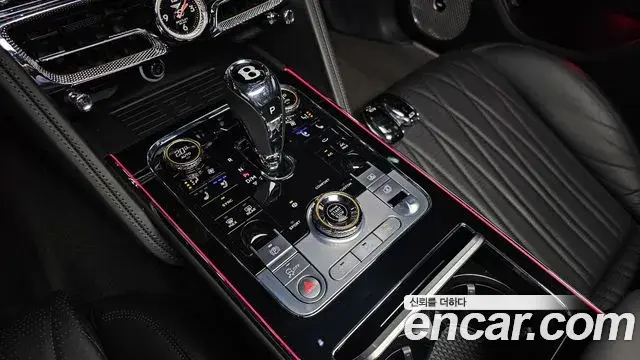 Bentley Flying Spur 2022 — Photo 34/39