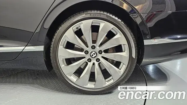 Bentley Flying Spur 2022 — Photo 37/39