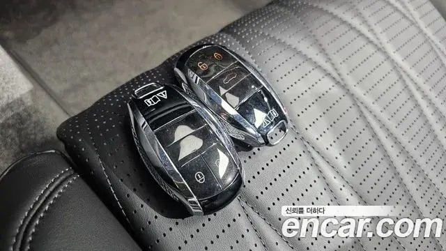 Bentley Flying Spur 2022 — Photo 7/39