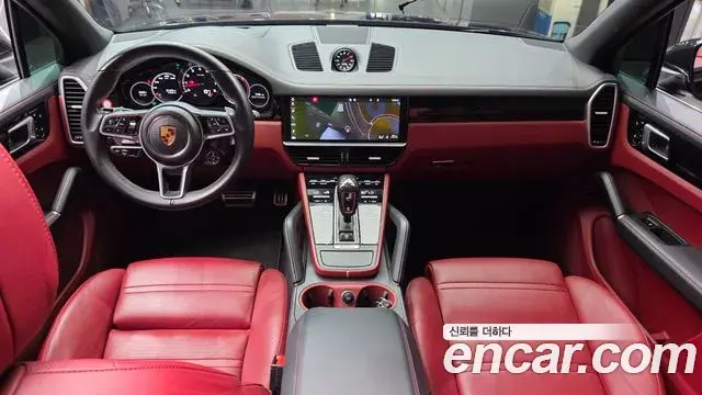 Porsche Cayenne 2019 — ფოტო 17/30