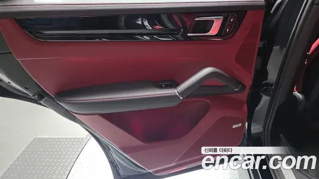 Porsche Cayenne 2019 — ფოტო 21/30