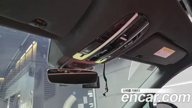 Porsche Cayenne 2019 — ფოტო 15/30