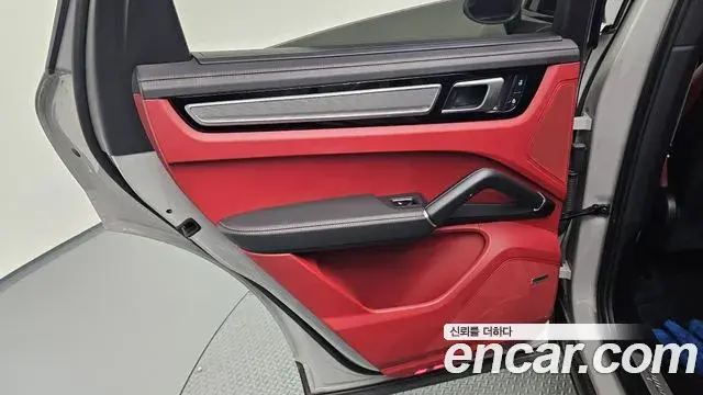 Porsche Cayenne 2022 — Şəkil 31/31