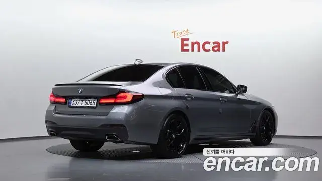 BMW 5 Series 2023 — Şəkil 11/31