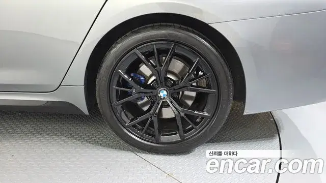 BMW 5 Series 2023 — Şəkil 12/31