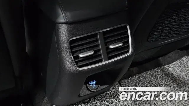 Hyundai Sonata Hybrid 2019 — Photo 8/31