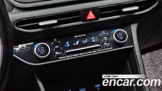 Hyundai Sonata Hybrid 2019 — Photo 6/31