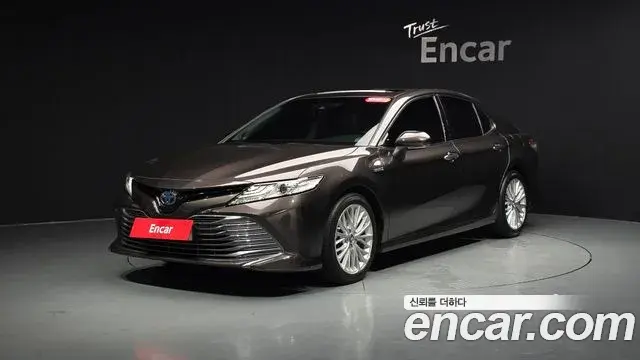 Toyota Camry 2018 — Photo 6/36
