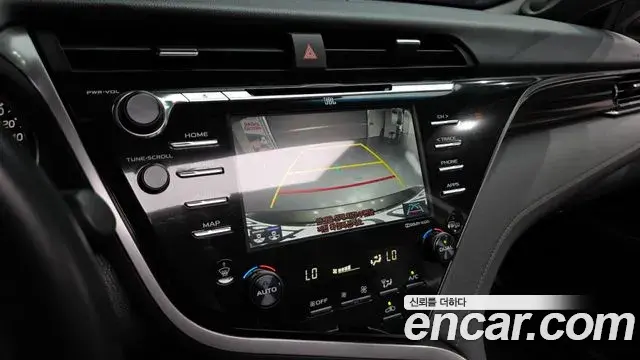 Toyota Camry 2018 — Photo 34/36
