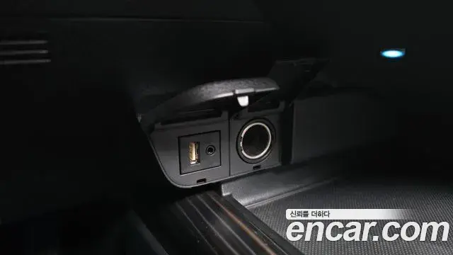 Toyota Camry 2018 — Photo 35/36