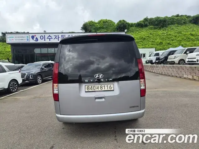 Hyundai Staria 2022 — Фото 3/20