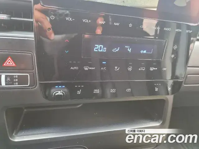 Hyundai Staria 2022 — Фото 10/20