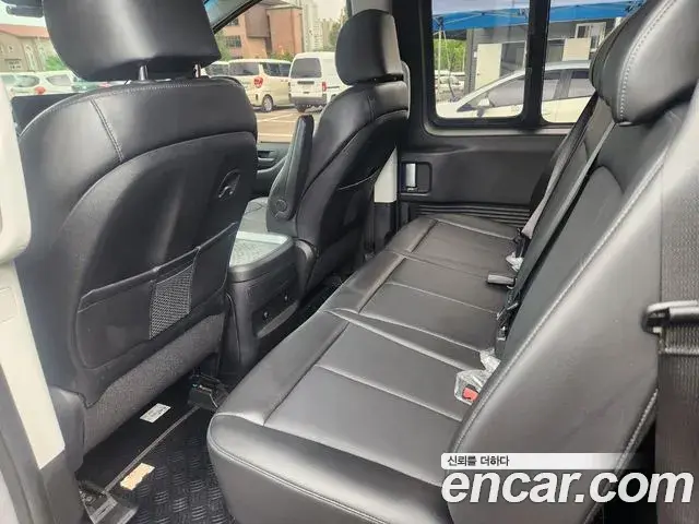 Hyundai Staria 2022 — Фото 16/20
