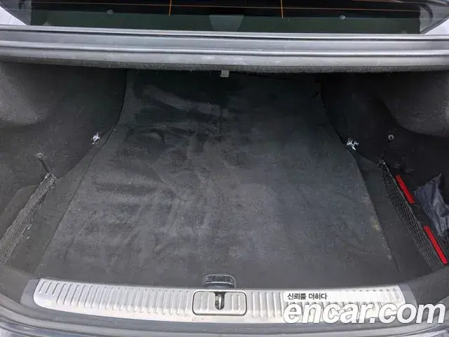 Kia The K9 2018 — Photo 18/20