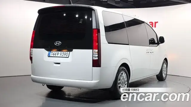 Hyundai Staria 2025 — Şəkil 12/20