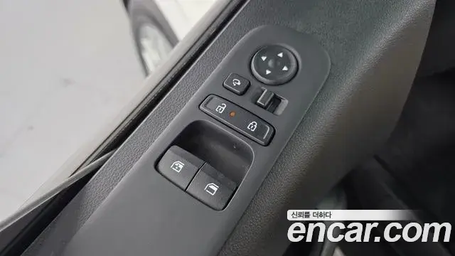 Hyundai Staria 2025 — Şəkil 8/20