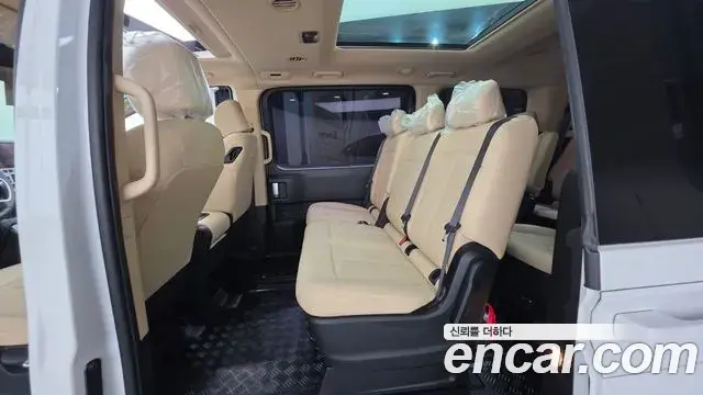 Hyundai Staria 2025 — Şəkil 19/20