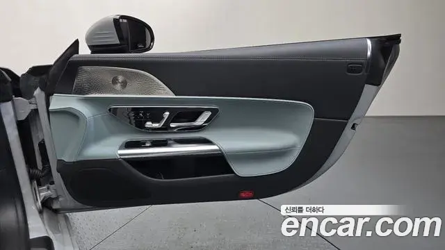 Mercedes-Benz SL-Class 2023 — Photo 27/40